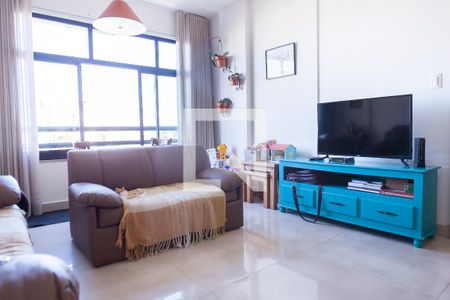 Apartamento à venda com 103m², 2 quartos e 2 vagasSala de TV