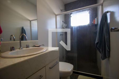 Casa de condomínio à venda com 200m², 4 quartos e 4 vagasBanheiro Social