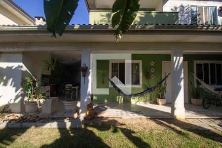 Casa de condomínio à venda com 200m², 4 quartos e 4 vagasQuintal