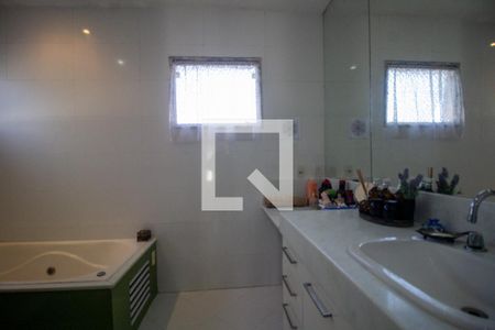 Casa de condomínio à venda com 200m², 4 quartos e 4 vagasBanheiro da Suíte