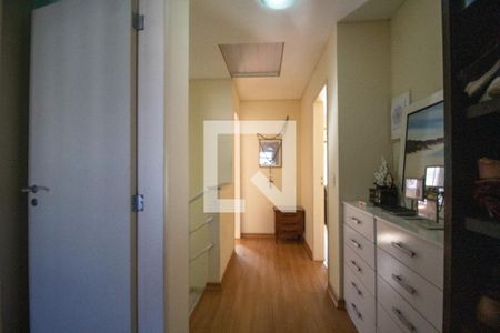 Casa de condomínio à venda com 200m², 4 quartos e 4 vagasHall dos Quartos