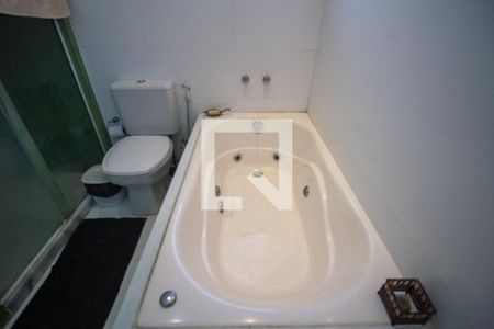 Casa de condomínio à venda com 200m², 4 quartos e 4 vagasBanheiro da Suíte