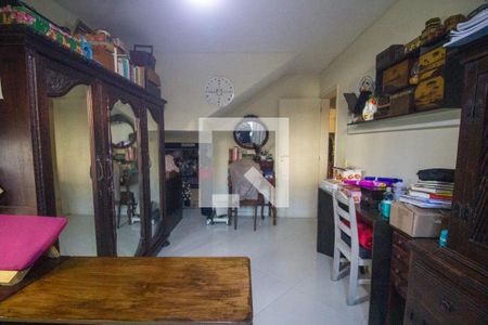 Casa de condomínio à venda com 200m², 4 quartos e 4 vagasQuarto 3