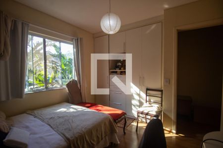 Casa de condomínio à venda com 200m², 4 quartos e 4 vagasQuarto 1