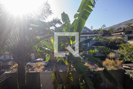 Casa de condomínio à venda com 200m², 4 quartos e 4 vagasVista da Sacada da Suíte