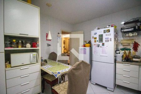 Casa de condomínio à venda com 200m², 4 quartos e 4 vagasCozinha