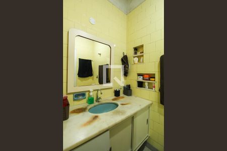 Casa à venda com 80m², 2 quartos e 1 vaga Casa à venda com 80m², 2 quartos e 1 vagaBanheiro