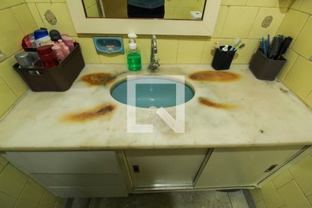 Casa à venda com 80m², 2 quartos e 1 vaga Casa à venda com 80m², 2 quartos e 1 vagaBanheiro