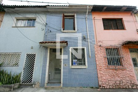 Casa para alugar com 180m², 2 quartos e sem vaga Casa para alugar com 180m², 2 quartos e sem vagaFachada