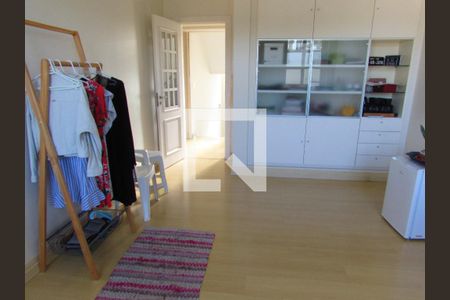 Casa à venda com 700m², 4 quartos e 6 vagasQuarto 