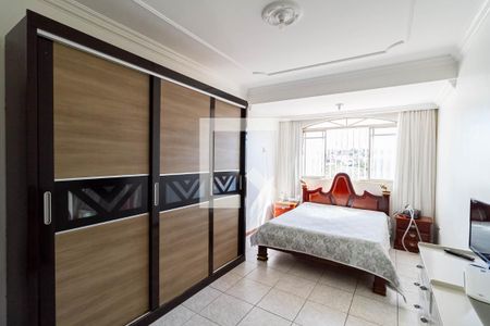 Casa à venda com 500m², 4 quartos e 10 vagasSuíte 