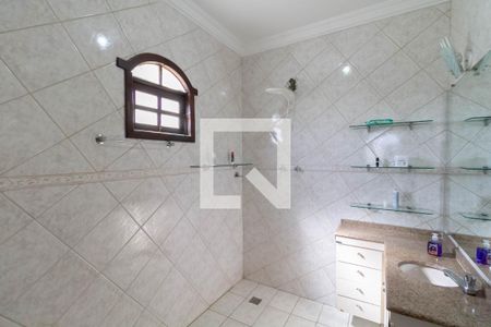 Casa à venda com 500m², 4 quartos e 10 vagasBanheiro da suíte 