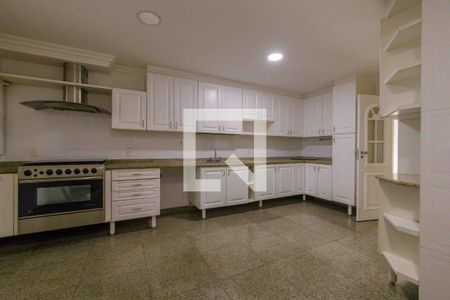 Casa de condomínio à venda com 700m², 8 quartos e 5 vagasCozinha