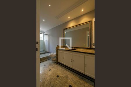 Casa de condomínio à venda com 700m², 8 quartos e 5 vagasBanheiro da Suíte 2