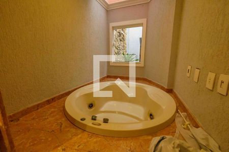 Casa de condomínio à venda com 700m², 8 quartos e 5 vagasBanheiro da Suíte 1