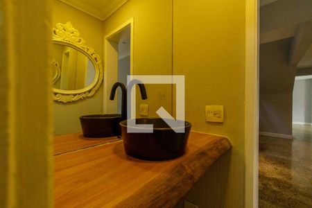 Casa de condomínio à venda com 700m², 8 quartos e 5 vagasBanheiro Social 2