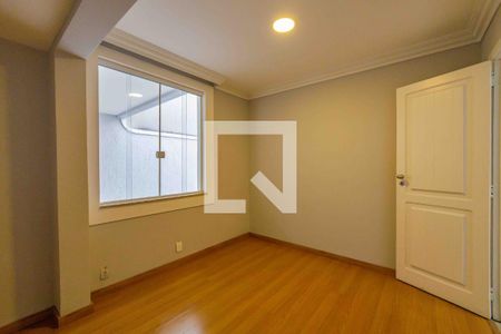 Casa de condomínio à venda com 700m², 8 quartos e 5 vagasQuarto 3