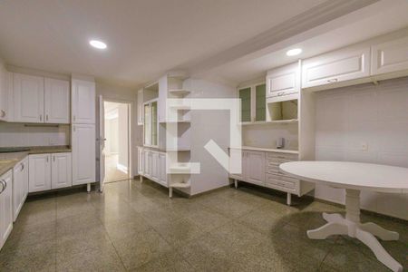 Casa de condomínio à venda com 700m², 8 quartos e 5 vagasCozinha