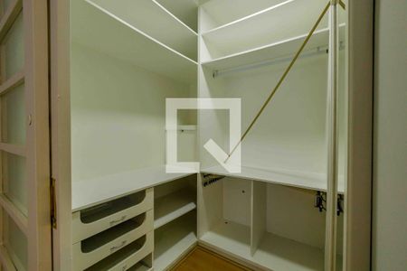 Casa de condomínio à venda com 700m², 8 quartos e 5 vagasCloset da Suíte 1