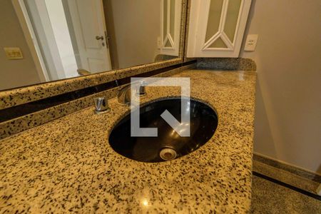 Casa de condomínio à venda com 700m², 8 quartos e 5 vagasBanheiro da Suíte 2