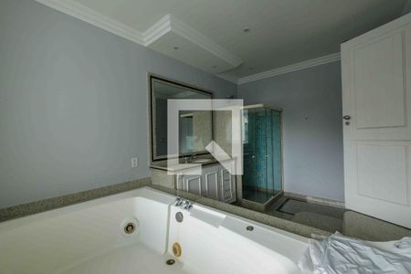 Casa de condomínio à venda com 700m², 8 quartos e 5 vagasBanheiro da Suíte 3