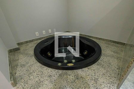 Casa de condomínio à venda com 700m², 8 quartos e 5 vagasBanheiro da Suíte 2