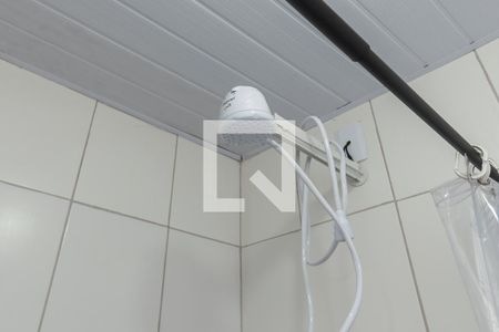Banheiro de kitnet/studio para alugar com 1 quarto, 20m² em Ramos, Rio de Janeiro