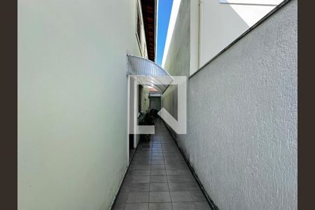 Casa à venda com 120m², 3 quartos e 2 vagasCorredor Lateral