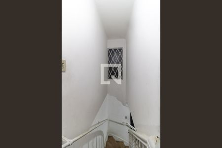 Casa à venda com 80m², 3 quartos e 1 vaga Casa à venda com 80m², 3 quartos e 1 vagaEscada