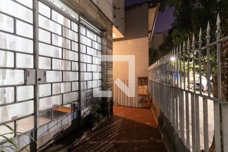 Casa à venda com 80m², 3 quartos e 1 vaga Casa à venda com 80m², 3 quartos e 1 vagaVaranda