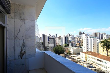Apartamento à venda com 79m², 2 quartos e 1 vaga Apartamento à venda com 79m², 2 quartos e 1 vagaVaranda
