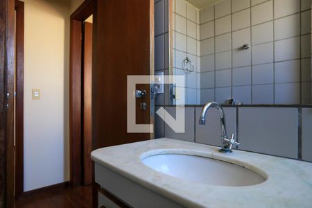 Apartamento à venda com 79m², 2 quartos e 1 vaga Apartamento à venda com 79m², 2 quartos e 1 vagaBanheiro