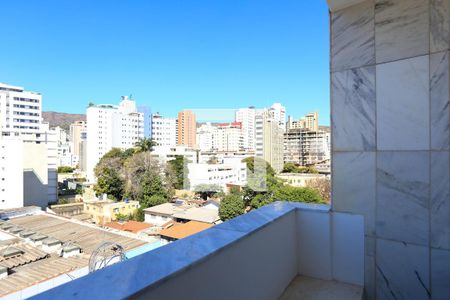 Apartamento à venda com 79m², 2 quartos e 1 vaga Apartamento à venda com 79m², 2 quartos e 1 vagaVaranda