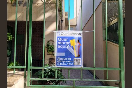 Casa à venda com 240m², 4 quartos e 4 vagas Casa à venda com 240m², 4 quartos e 4 vagasFachada Placa