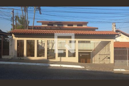 Casa à venda com 283m², 3 quartos e 8 vagasFoto 01