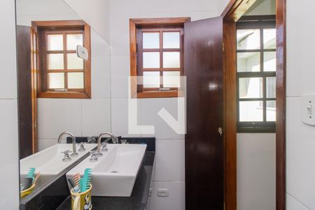 Casa à venda com 158m², 4 quartos e 4 vagasBanheiro 3