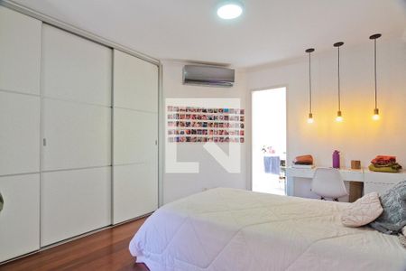 Casa para alugar com 450m², 4 quartos e 4 vagas Casa para alugar com 450m², 4 quartos e 4 vagasSuíte 1