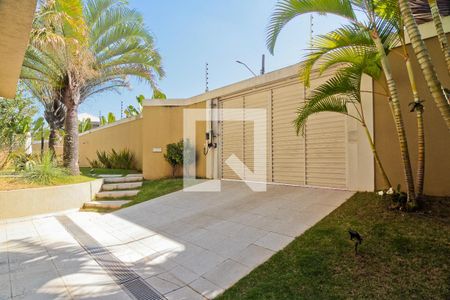 Casa para alugar com 450m², 4 quartos e 4 vagas Casa para alugar com 450m², 4 quartos e 4 vagasÁrea externa