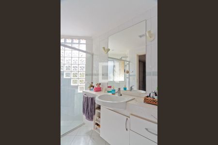 Casa para alugar com 450m², 4 quartos e 4 vagas Casa para alugar com 450m², 4 quartos e 4 vagasBanheiro da Suíte 1