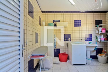 Casa para alugar com 450m², 4 quartos e 4 vagas Casa para alugar com 450m², 4 quartos e 4 vagasÁrea de Serviço