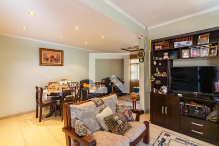 Casa à venda com 179m², 3 quartos e 6 vagasSala