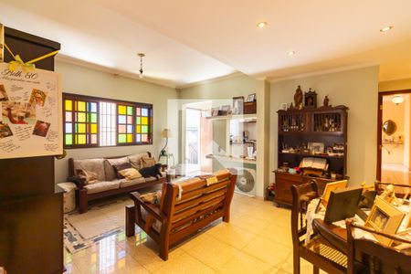 Casa à venda com 179m², 3 quartos e 6 vagasSala