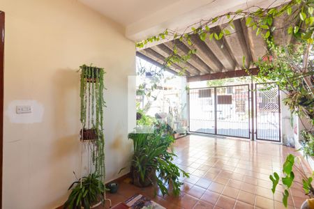 Casa à venda com 179m², 3 quartos e 6 vagasGaragem