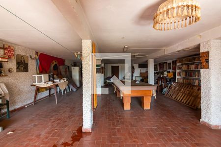 Casa à venda com 179m², 3 quartos e 6 vagasGaragem