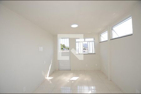 Sala/Quarto de kitnet/studio para alugar com 1 quarto, 26m² em Praça Seca, Rio de Janeiro