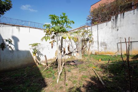 Casa à venda com 300m², 3 quartos e 4 vagas Casa à venda com 300m², 3 quartos e 4 vagasQuintal