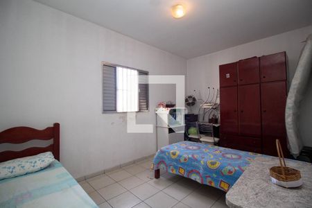 Casa à venda com 300m², 3 quartos e 4 vagas Casa à venda com 300m², 3 quartos e 4 vagasQuarto 2