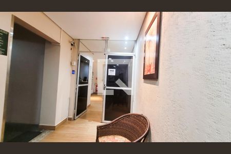 Hall social de apartamento para alugar com 2 quartos, 50m² em Botafogo, Campinas