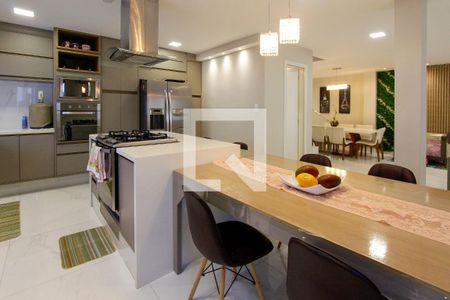 Casa de condomínio à venda com 360m², 4 quartos e 1 vaga Casa de condomínio à venda com 360m², 4 quartos e 1 vagaCozinha