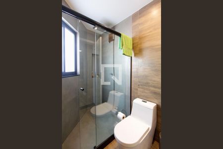 Casa de condomínio à venda com 360m², 4 quartos e 1 vaga Casa de condomínio à venda com 360m², 4 quartos e 1 vagaBanheiro